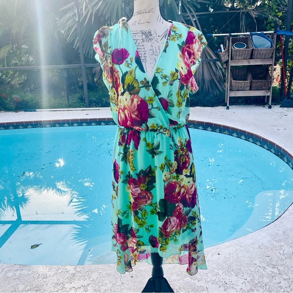 Romeo & Juliet Couture Dresses & Skirts - Romeo & Juliet Couture Mint Green Floral Hi Low Dress | Size L | NWT